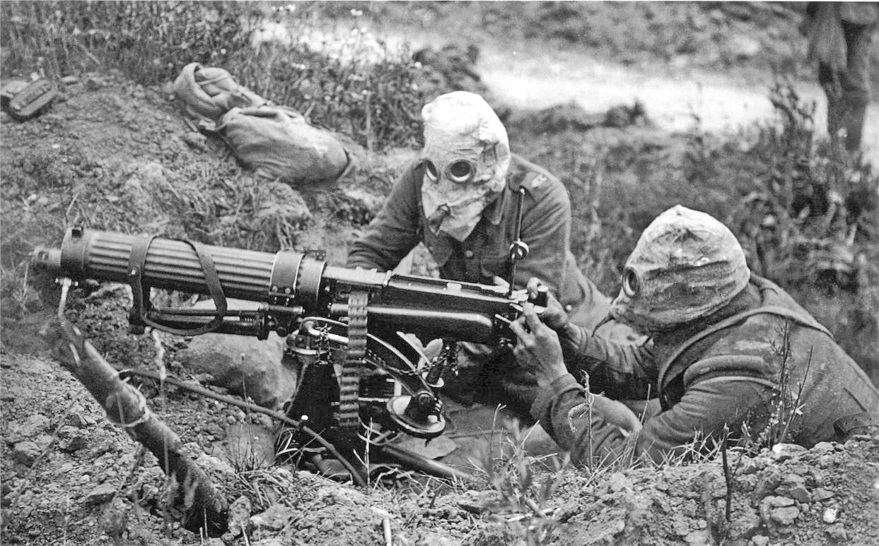 Vickers_machine_gun_crew_with_gas_masks